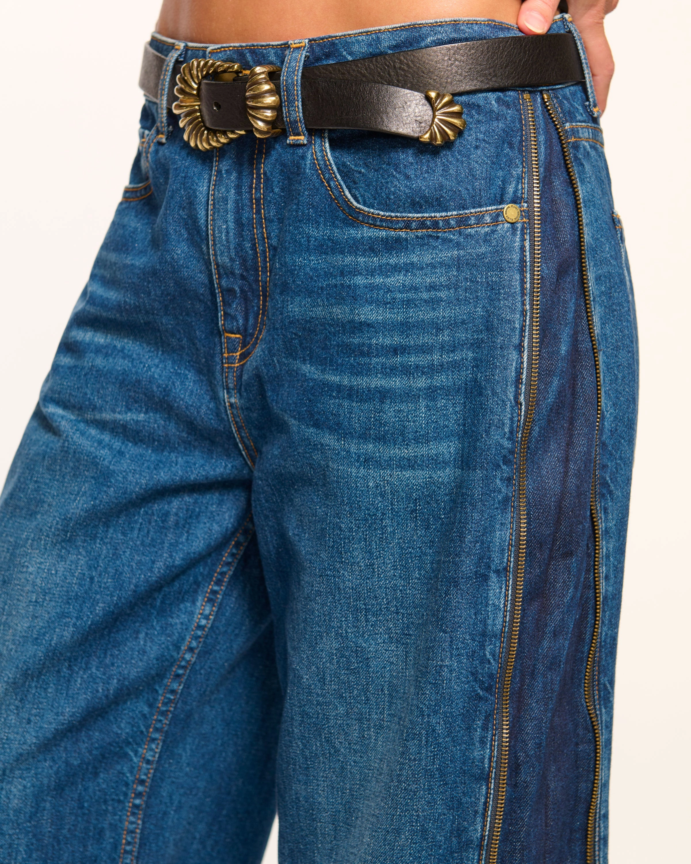 Kianna Low-Rise Zipper Jean