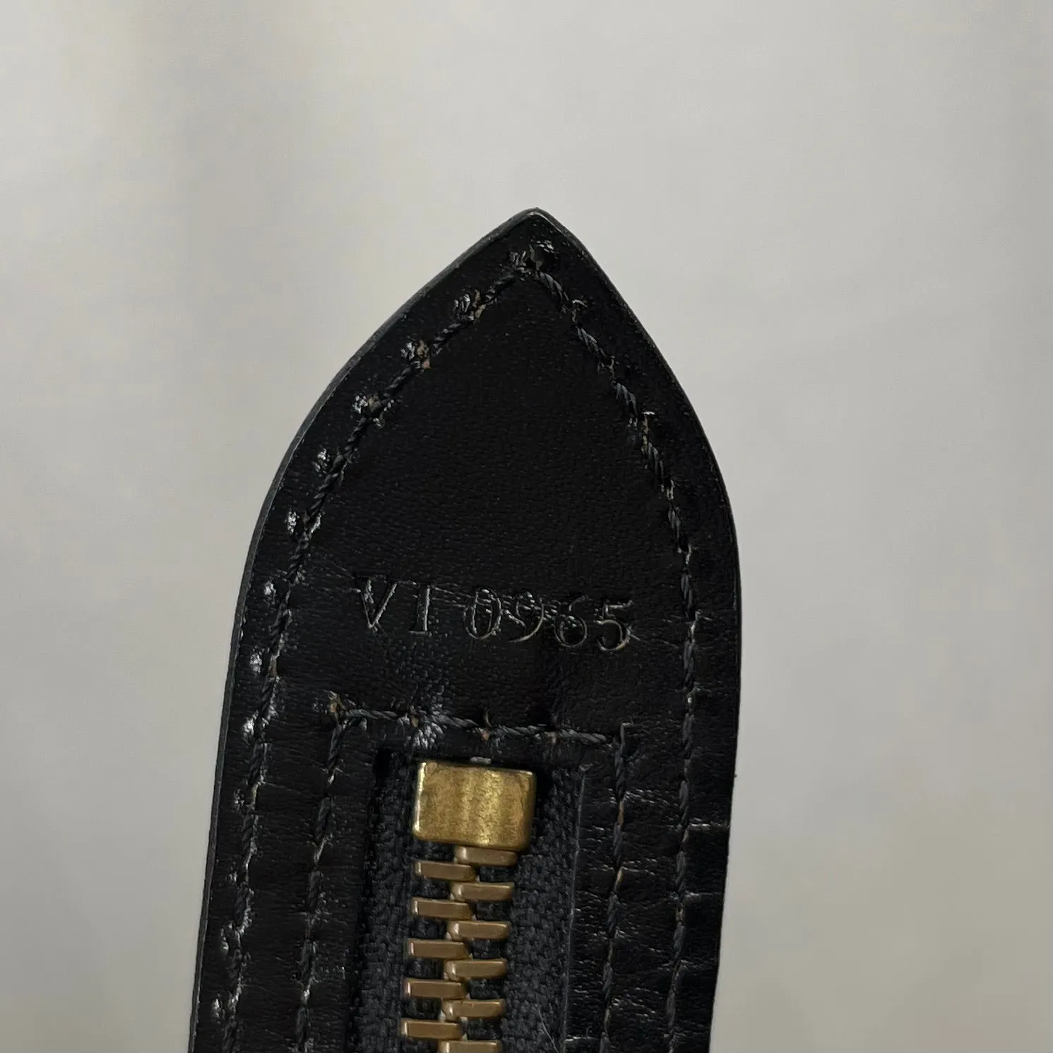 LOUIS VUITTON Saint Jacques PM Epi Black