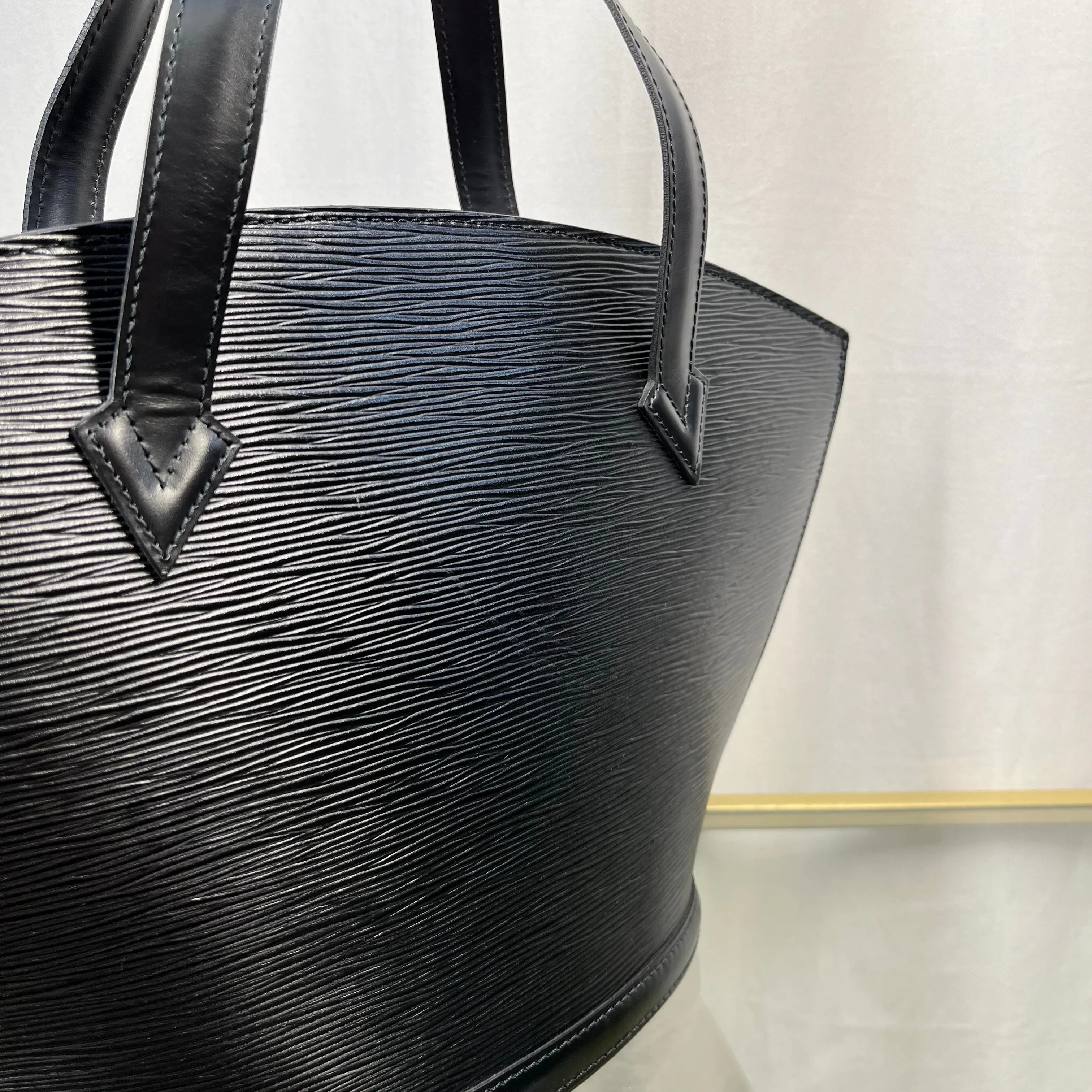 LOUIS VUITTON Saint Jacques PM Epi Black
