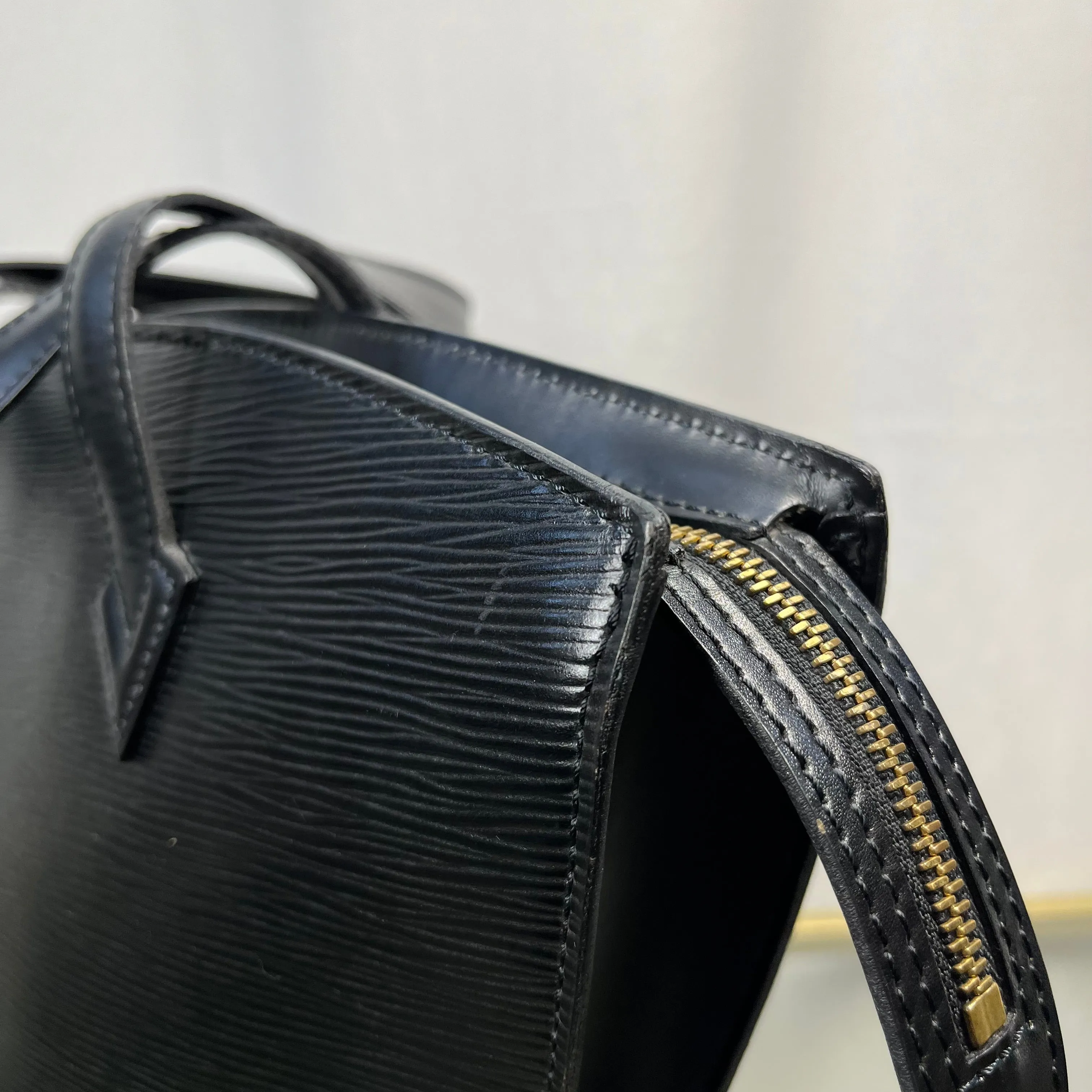 LOUIS VUITTON Saint Jacques PM Epi Black