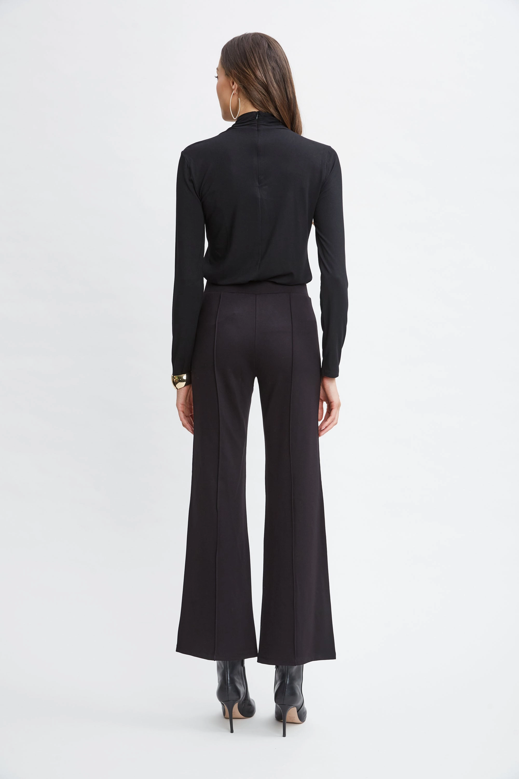 T-Tahari Flare Knit Pant