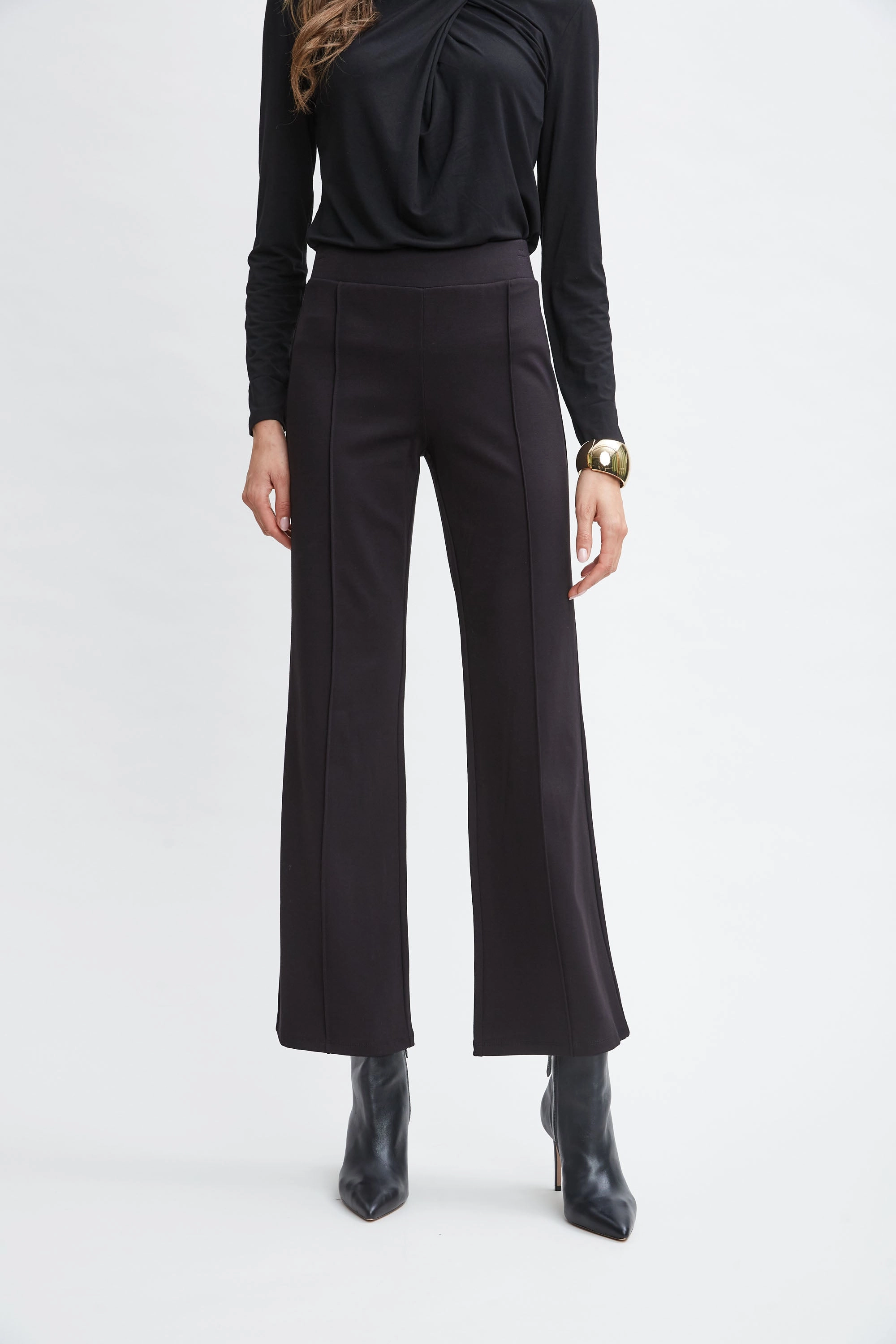 T-Tahari Flare Knit Pant