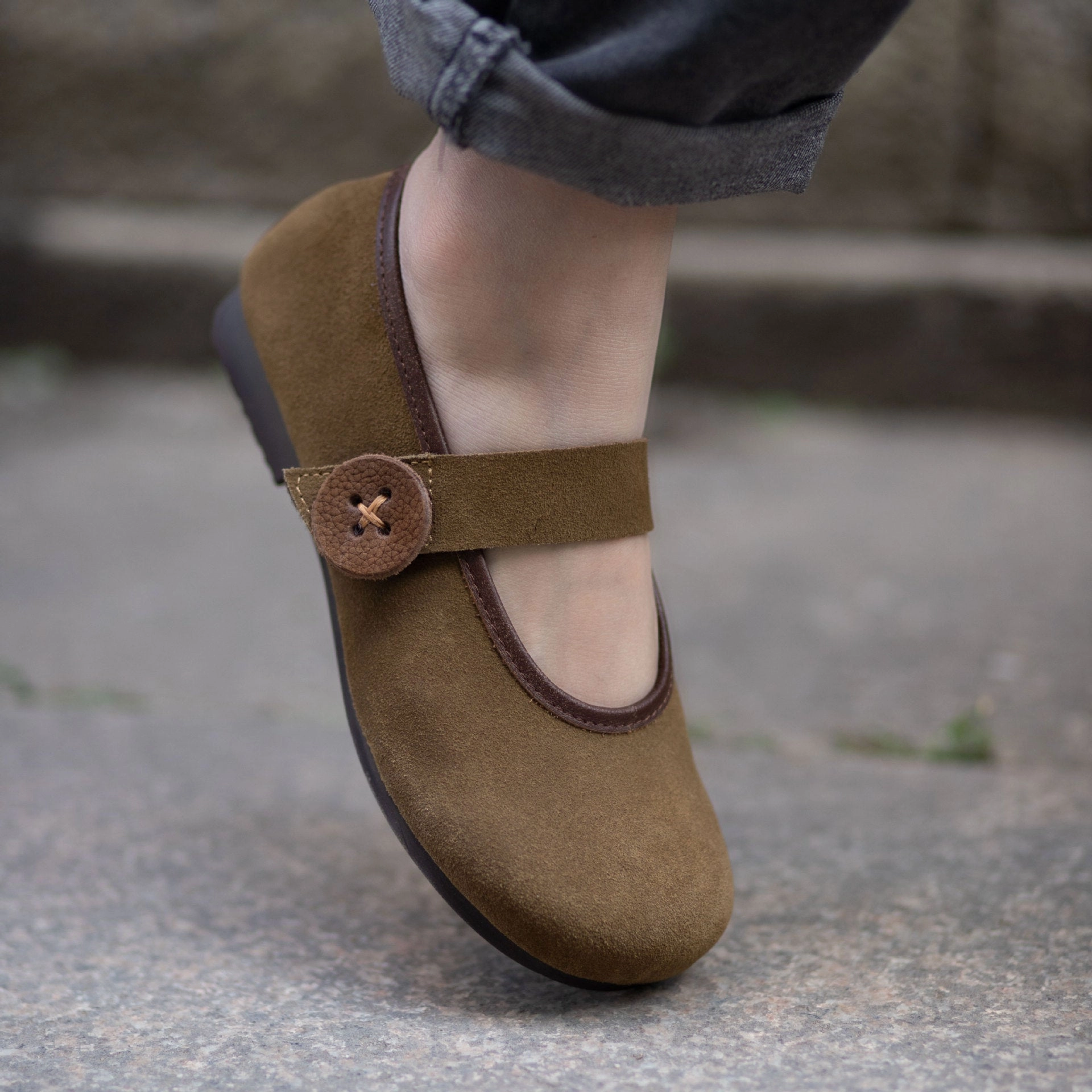 Women’s Genuine Leather Mary Jane Flats With One-Strap Buckle
